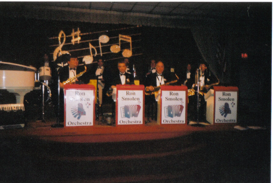 Crystal Ballroom, Staunton, IL (2004)