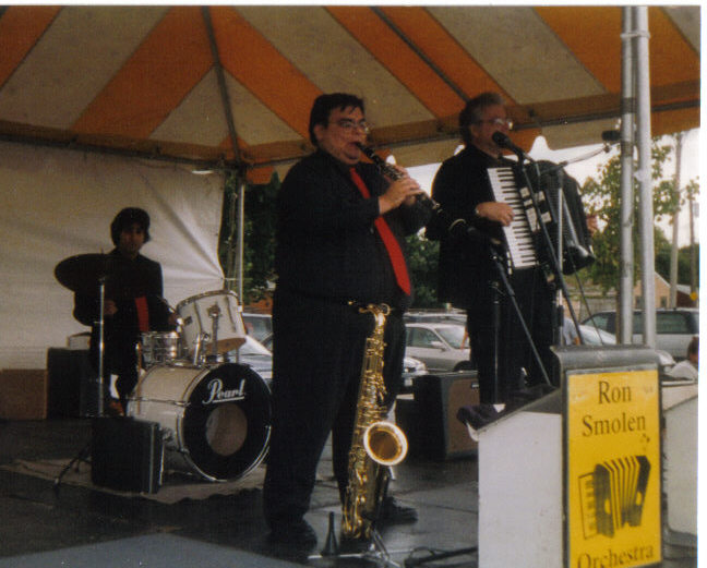 The Ron Smolen Combo at the Mayor Daley Senior Picnics in the parks (1999)