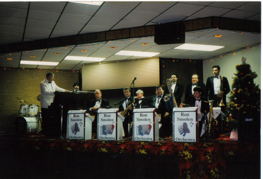 Moose Lodge Dance, Chicago, IL (2000)